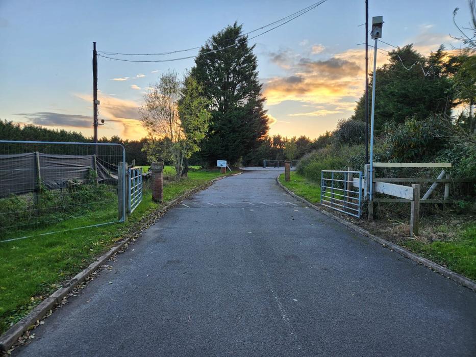 ParkBee Heathrow Fly Park - Denham Lane