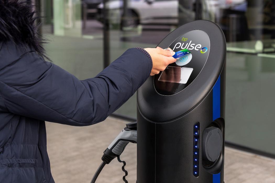 bp pulse Charging Station