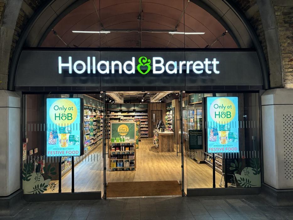 Holland & Barrett - London Bridge