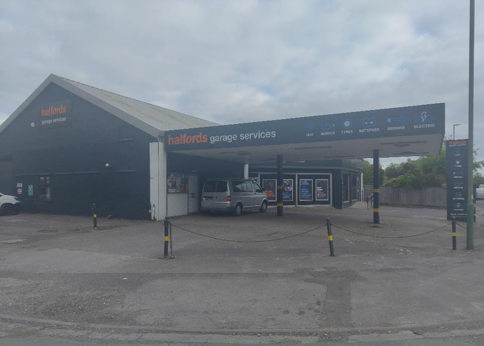Halfords Garage Services Salisbury
