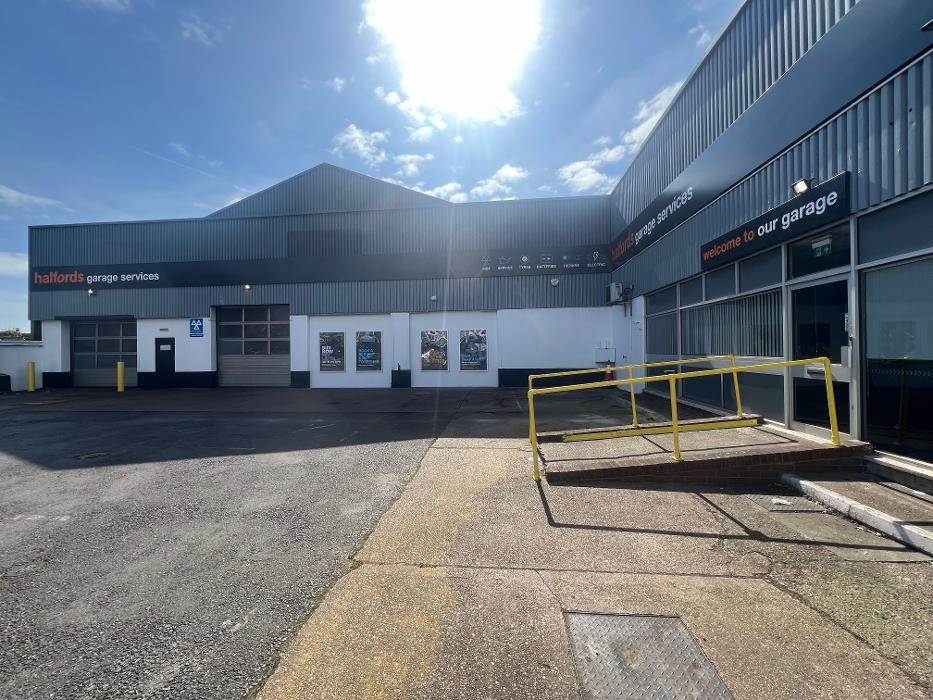 Halfords Garage Services Worthing