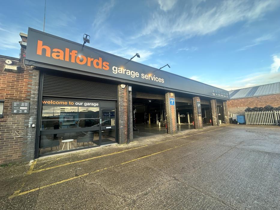 Halfords Garage Services Bletchley