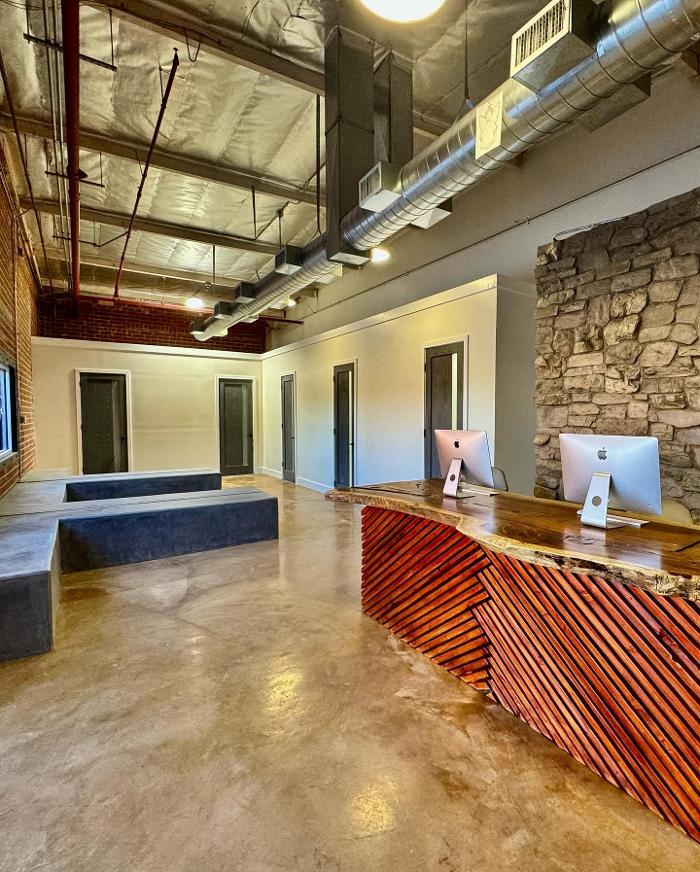 PAW CENTER Veterinary Hospital/Urgent Care