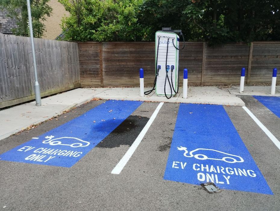 bp pulse Charging Station