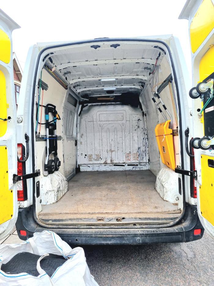 Slick Removals man and van Leicester shire Ltd