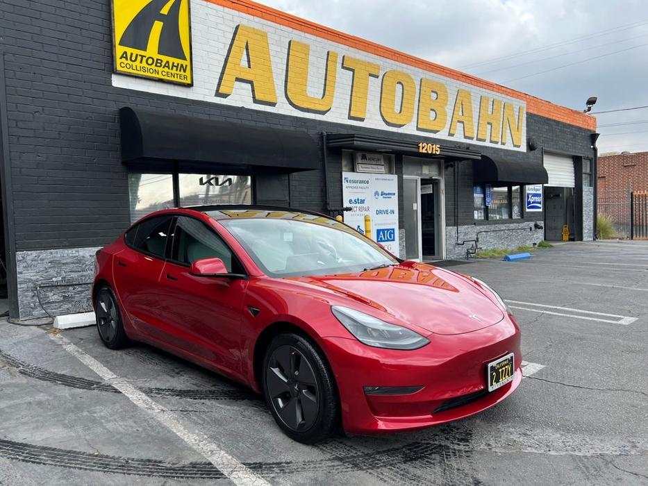 AUTOBAHN COLLISION CENTER