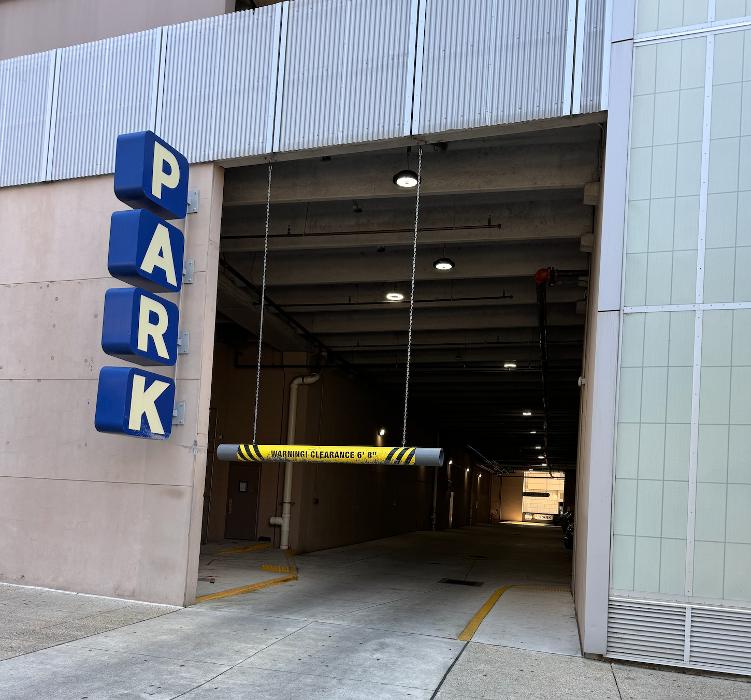 1200 Poydras St. iParkit Garage