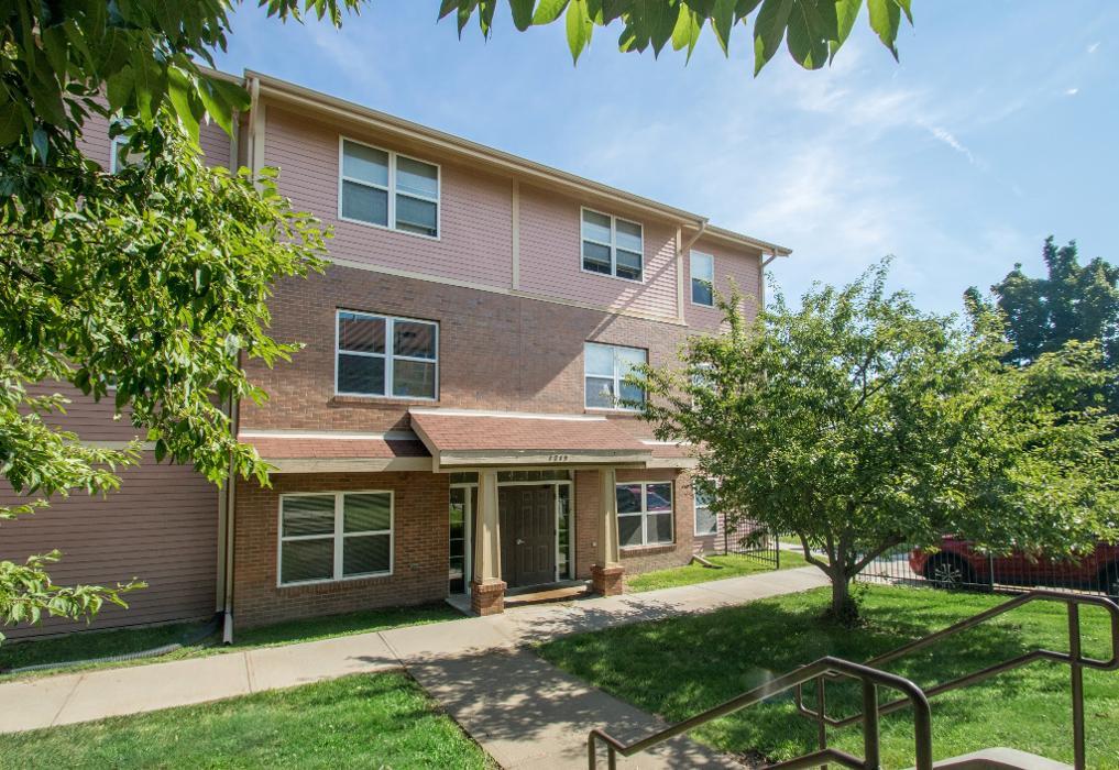 Kellom East Apartments