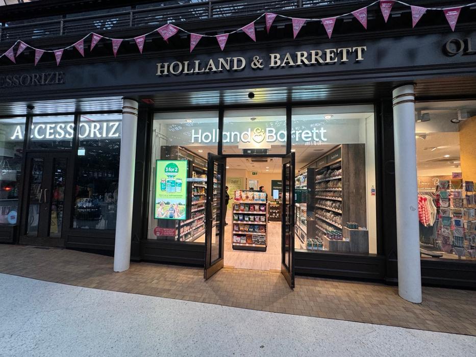 Holland & Barrett - Glasgow Station