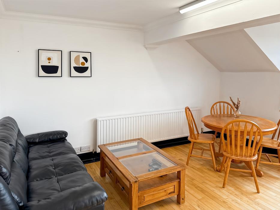 HQ Independent House