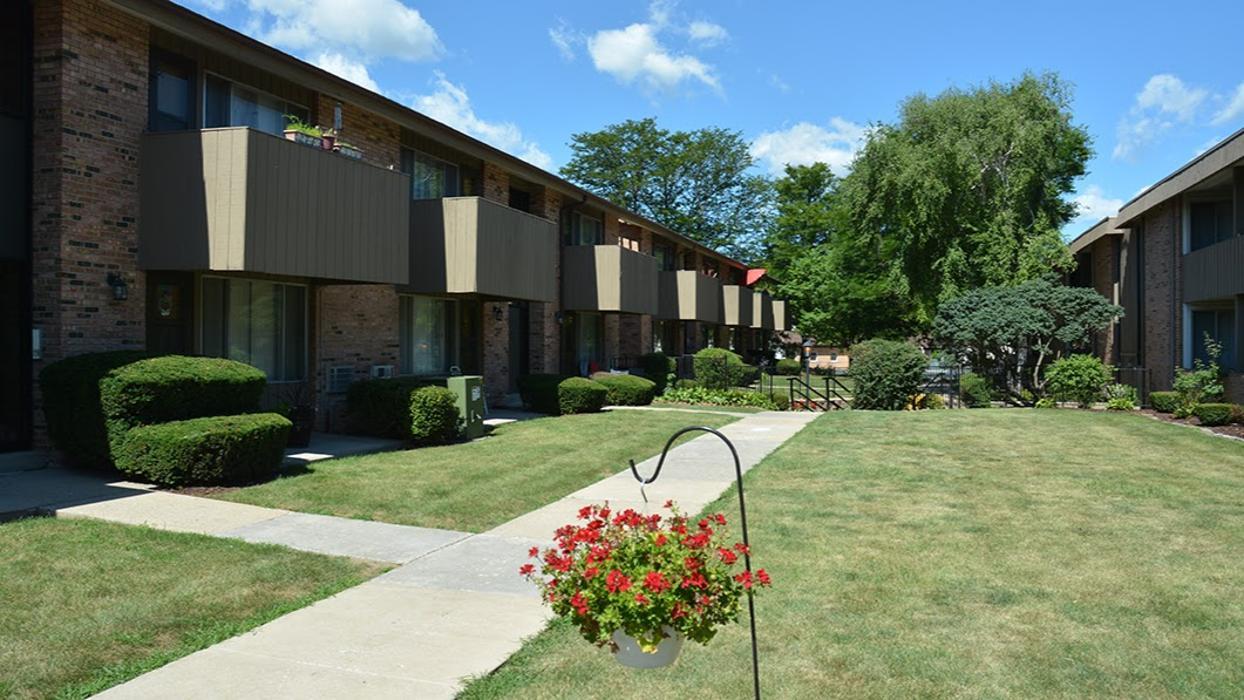 Lisbon Court Apartments