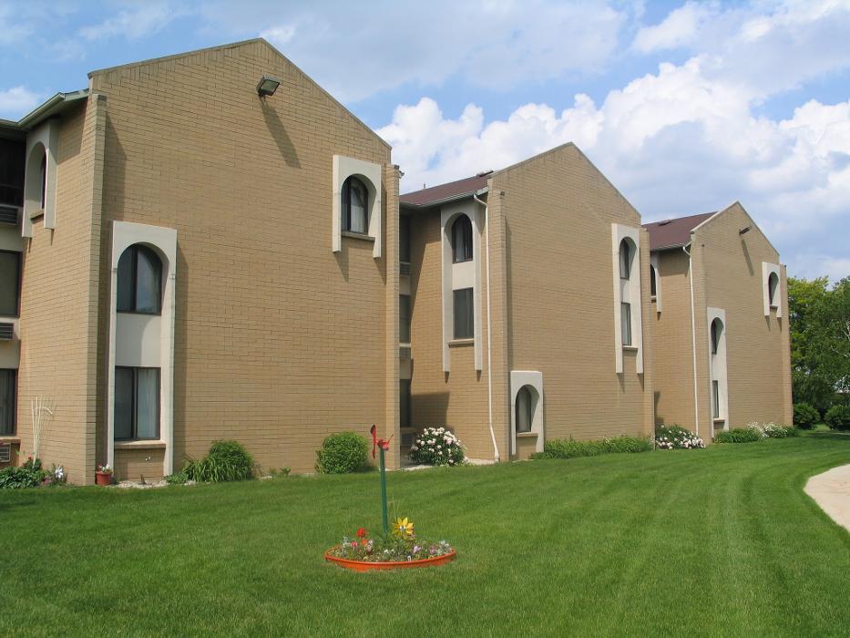 Evergreen Square Apartments