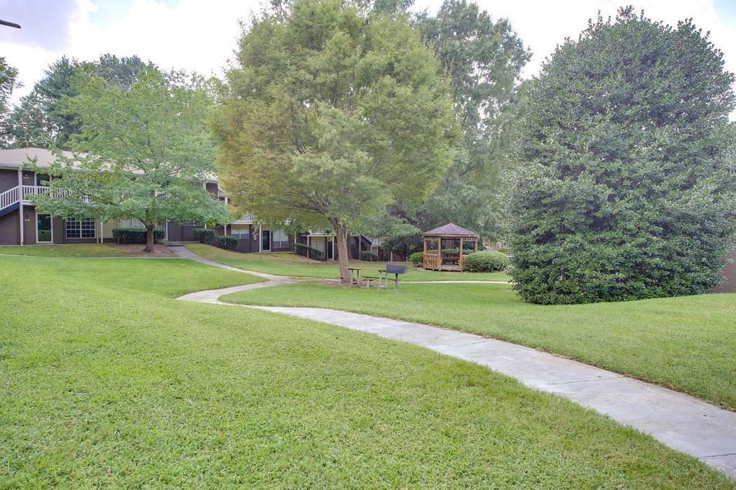 Montecito Apartments