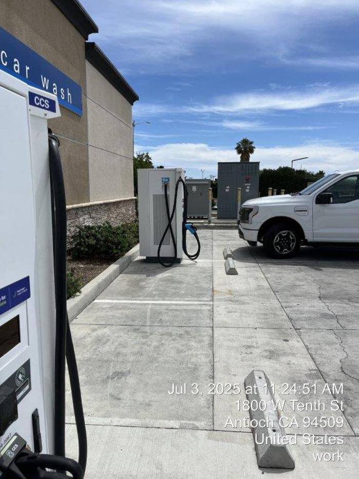 bp pulse Charging Station