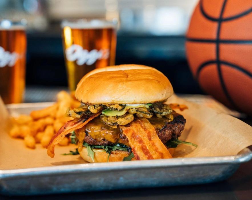 Oggi's Sports | Brewhouse |Pizza