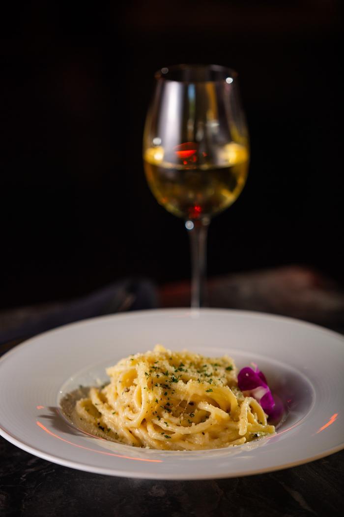 Española Cigar Bar & Lounge