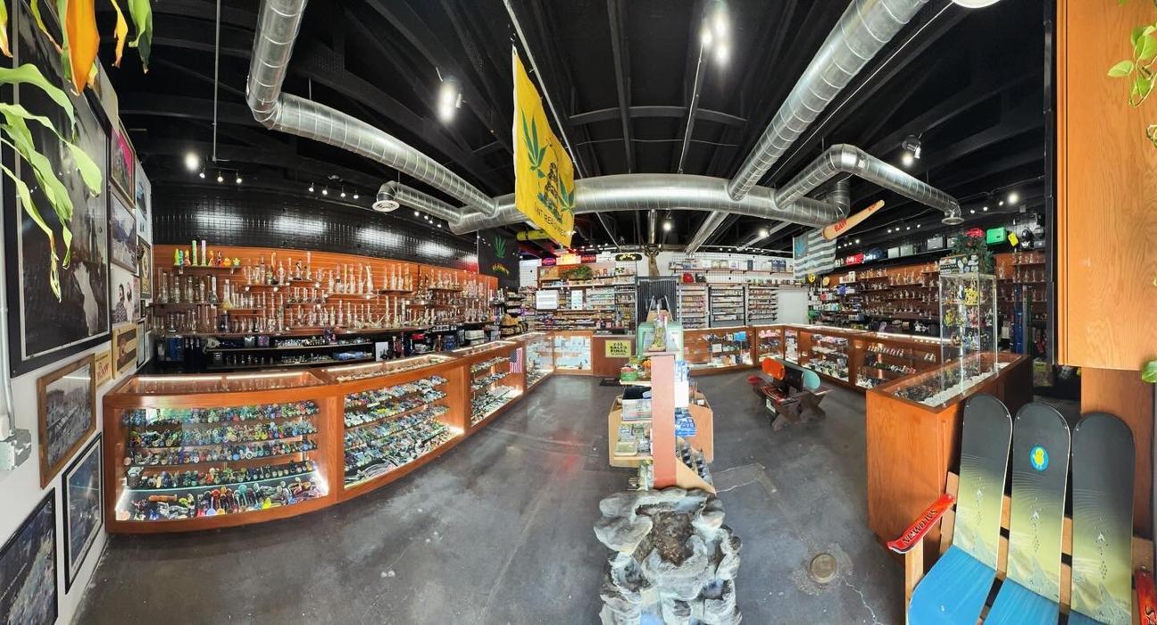 Hit Hut Smoke Shop