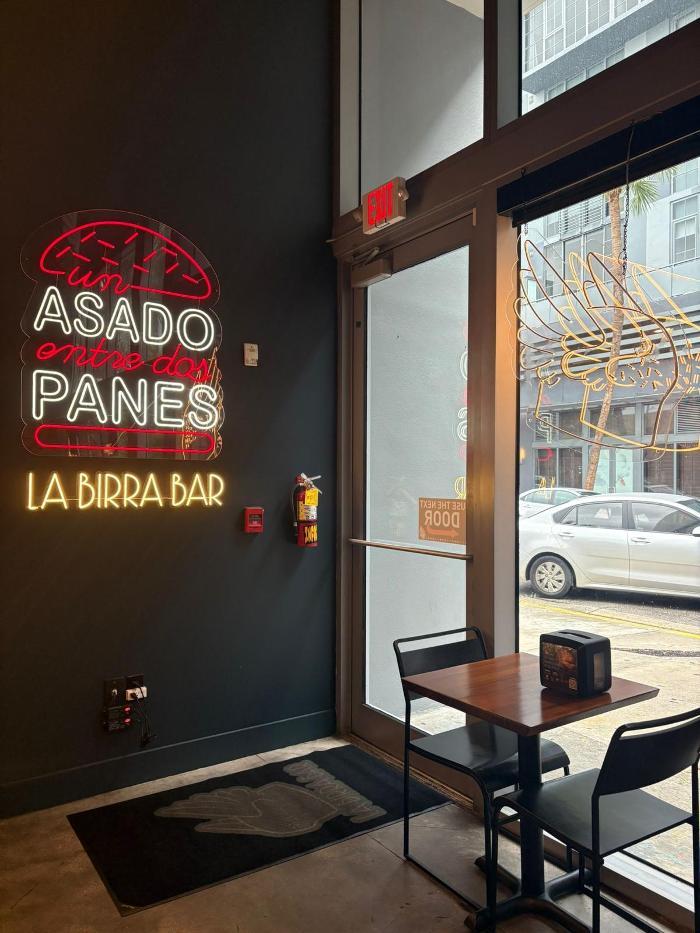 La Birra Bar (Burgers) - Wynwood