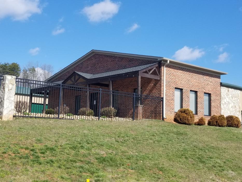 Superior Storage - Elkin