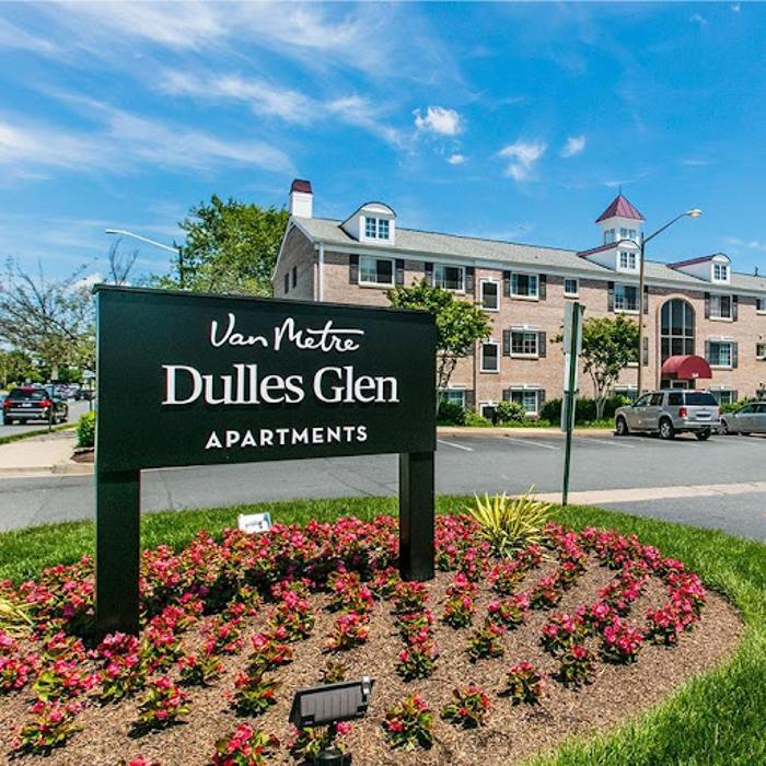 Dulles Glen Apartments