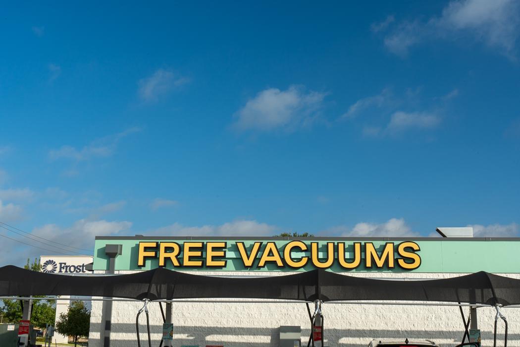 Suds Deluxe Car Wash