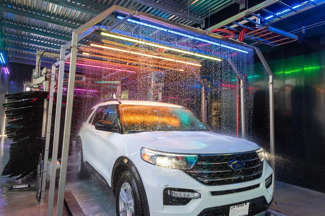 Suds Deluxe Car Wash