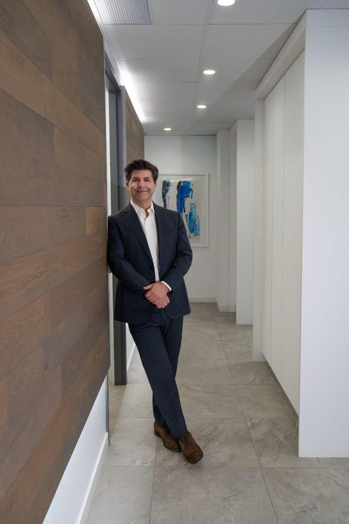 Dr. Brett Beber - Toronto Plastic Surgeon