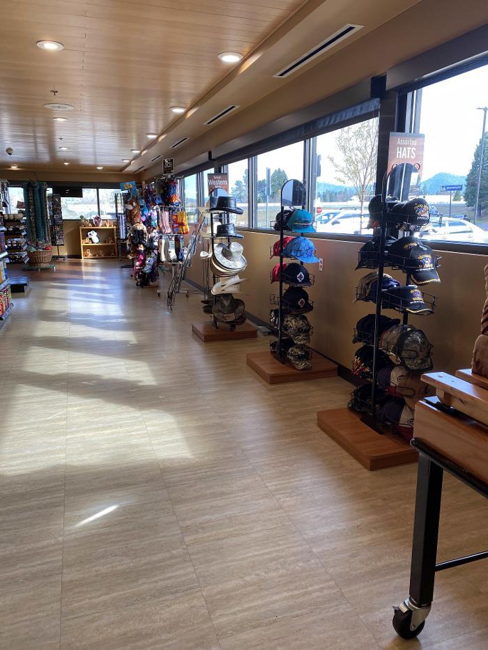 Seven Feathers Truck & Travel Center