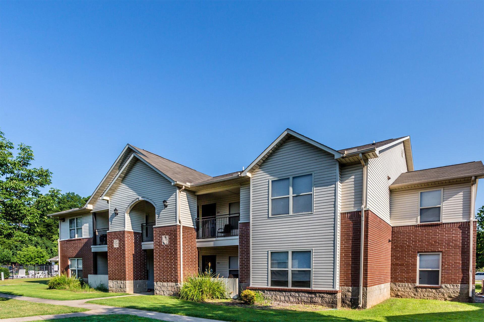 TRAVELODGE APARTMENTS